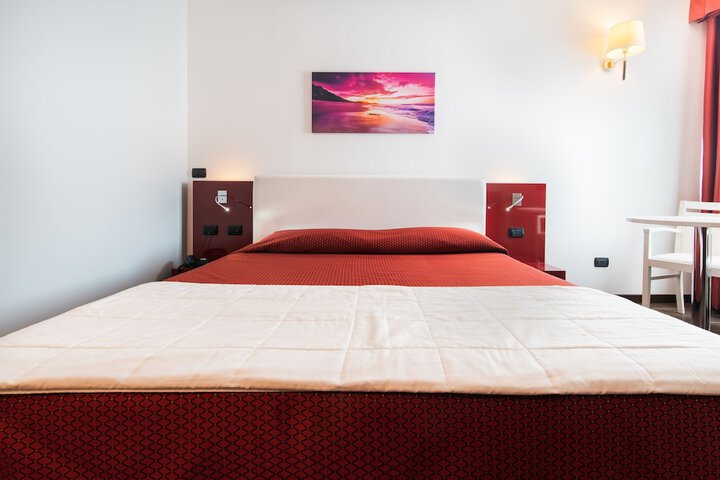 Room 17 of 44