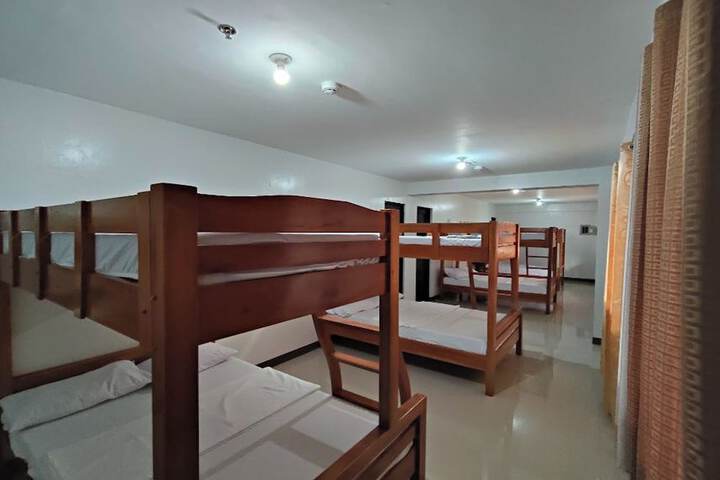 Room 17 of 43