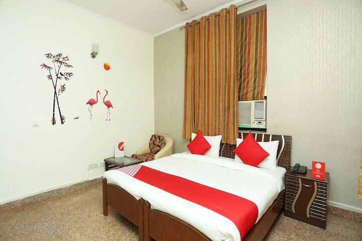 Room 3 of 20