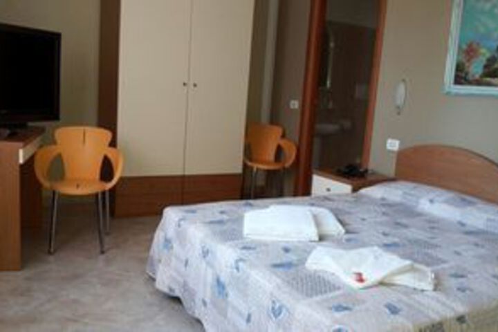 Room 18 of 38