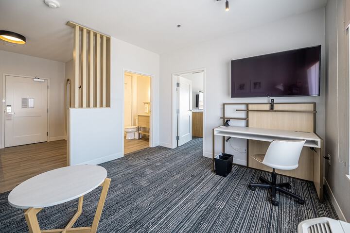 Room 11 of 51