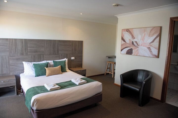 Room 5 of 25
