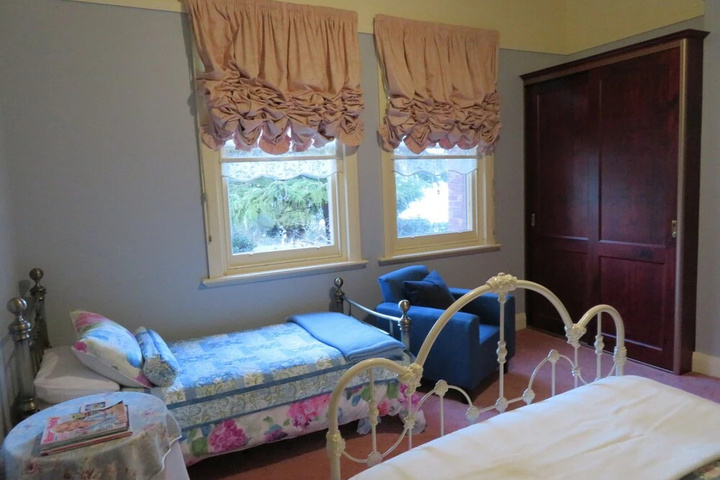 Room 2 of 8