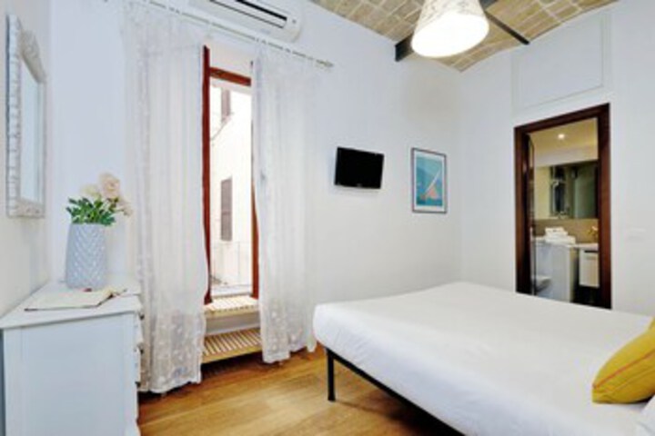 Room 8 of 23