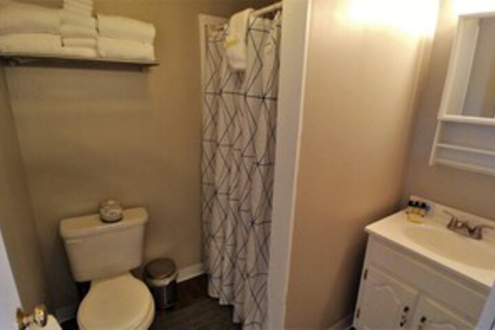 Room 6 of 36