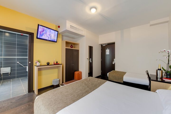 Room 21 of 48