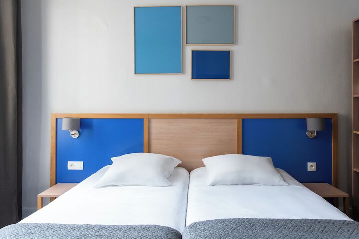 Room 5 of 20