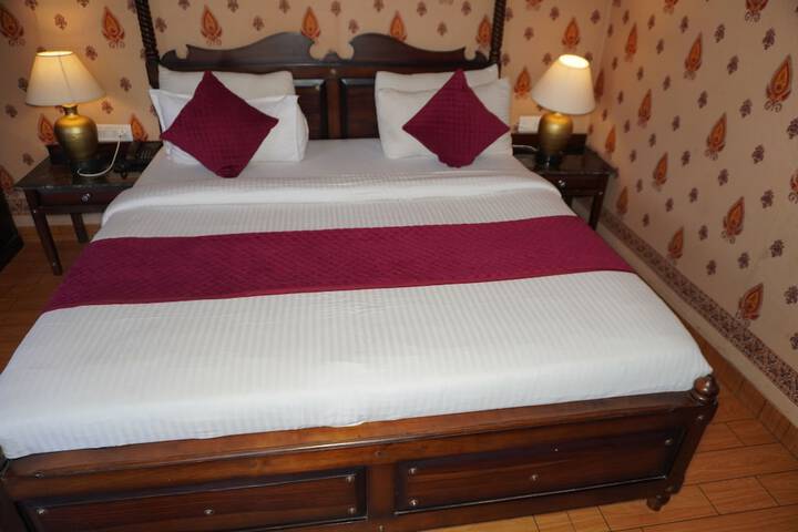 Room 13 of 53