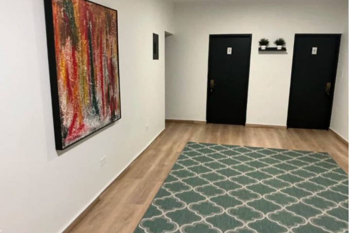 Ballroom/Hall 36 of 41