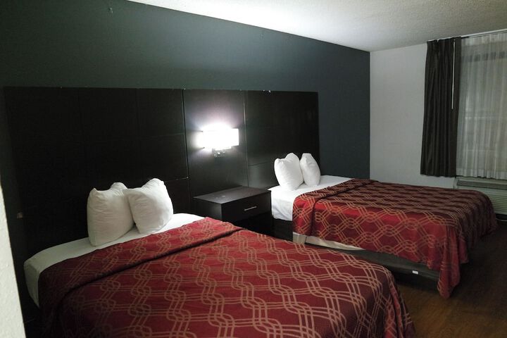 Room 7 of 19