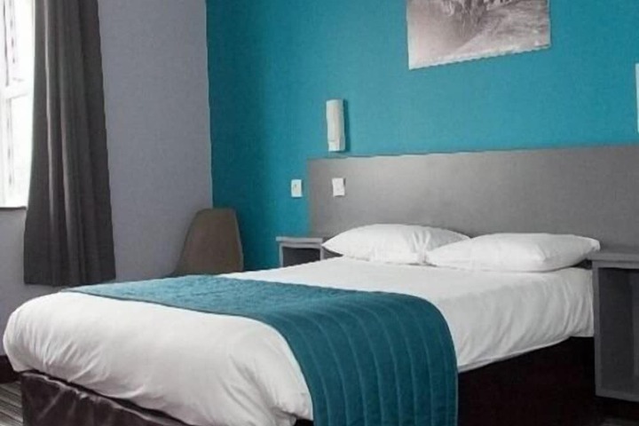 Room 4 of 41