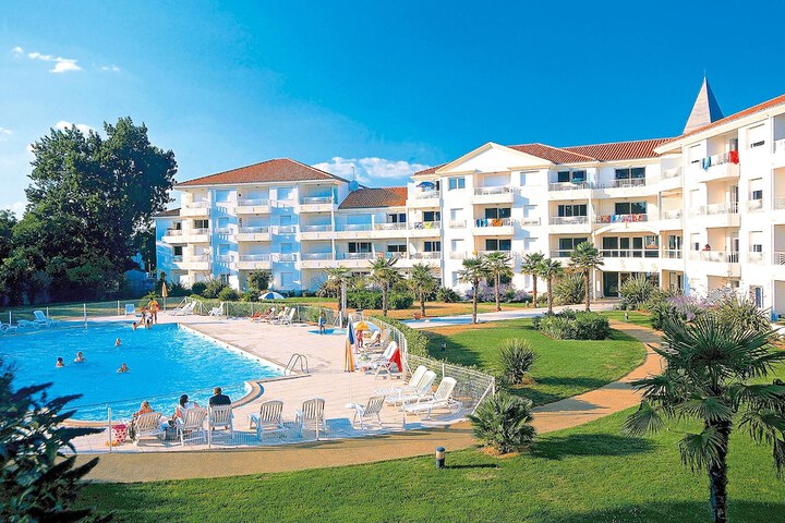Pools & Facilities