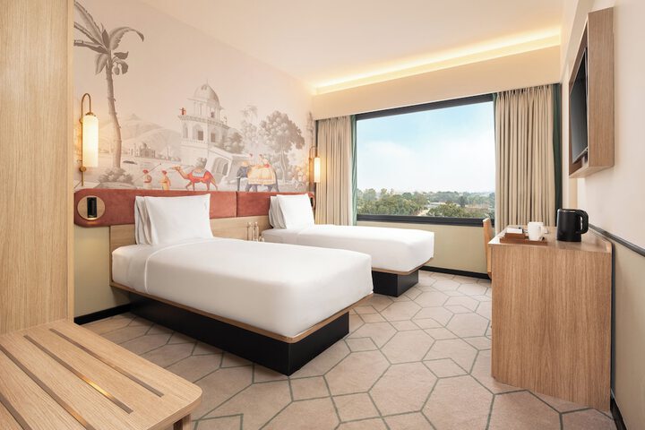 Room 3 of 92