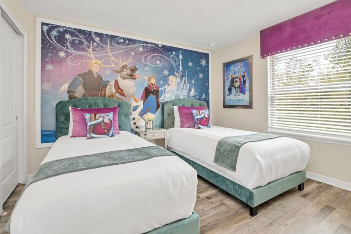 Room 4 of 82