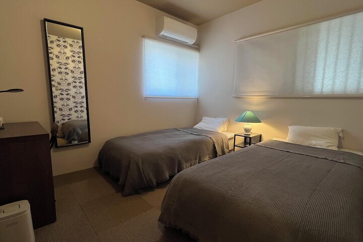 Room 10 of 29