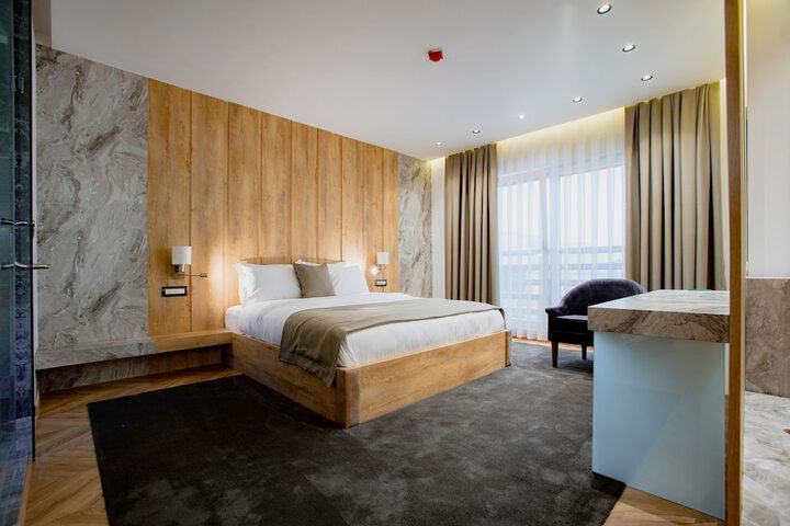 Room 14 of 37