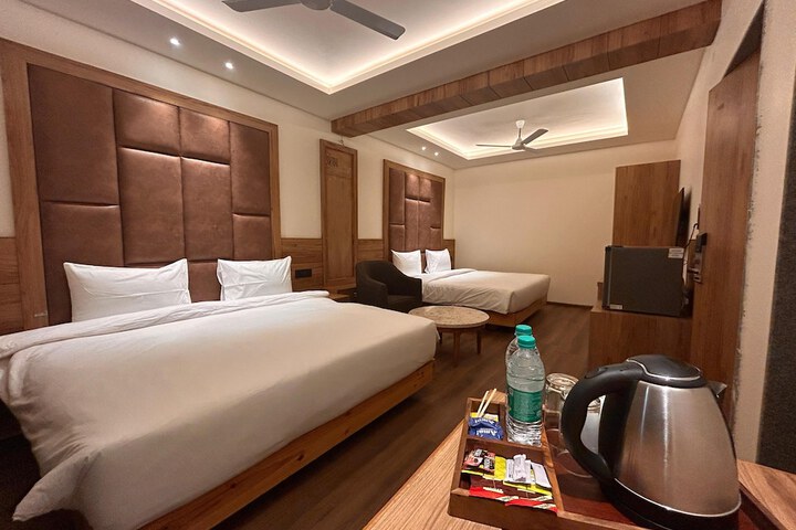 Room 10 of 20