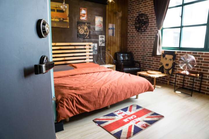 Room 67 of 95