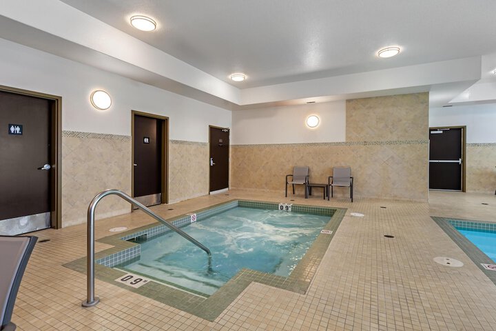 Pool 36 of 44