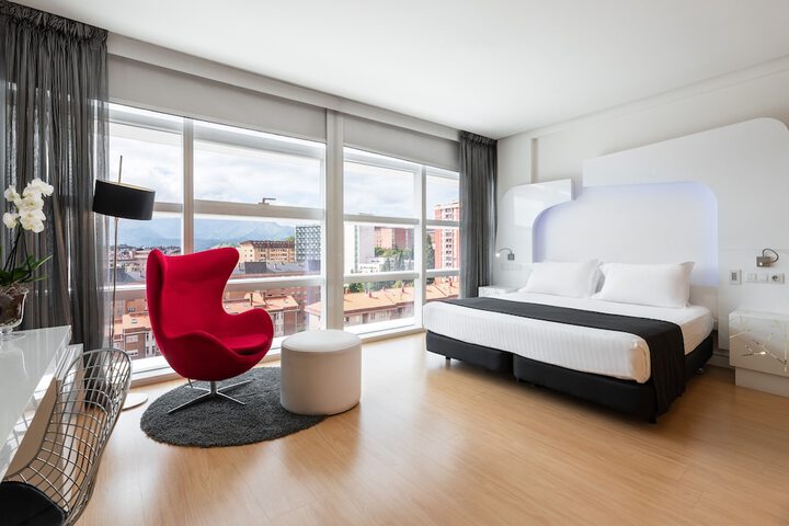 Room 28 of 69