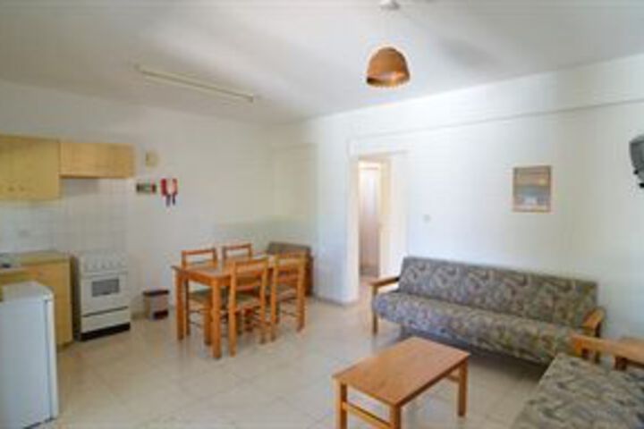 Room 13 of 32