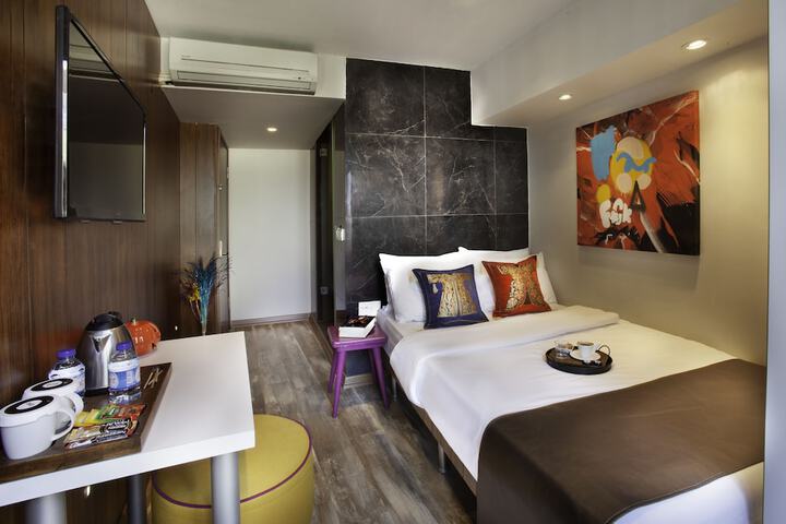 Room 2 of 39