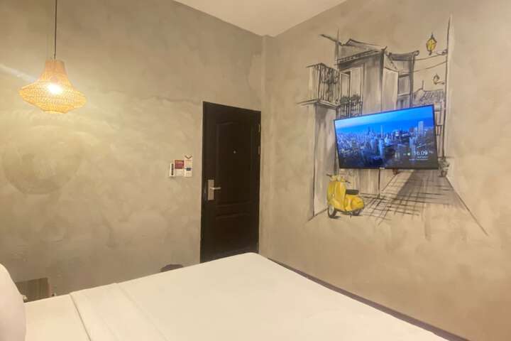 Room 20 of 36