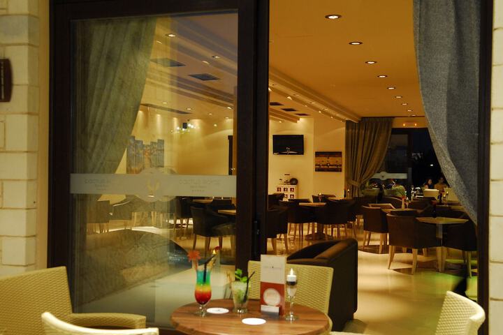 Lounge 62 of 87
