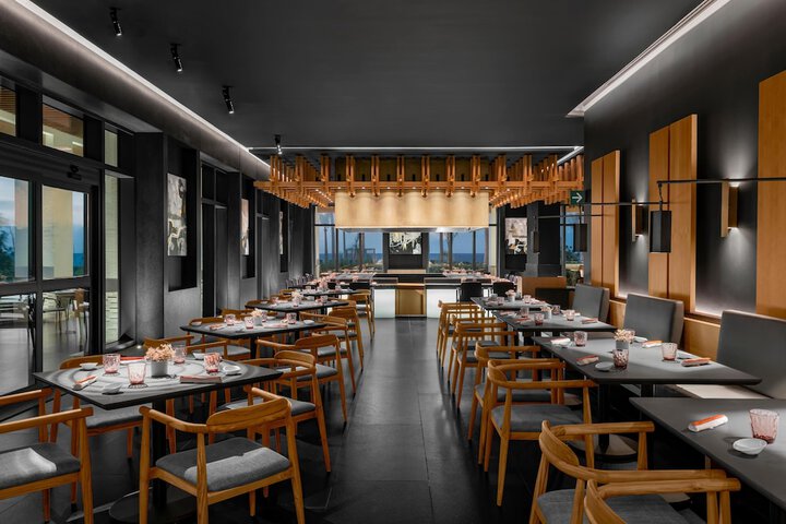 Dining 90 of 138