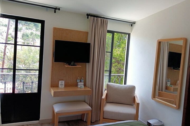 Room 56 of 96