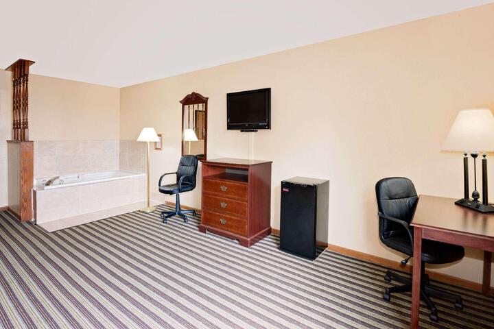 1 King Bed (9 of 12)