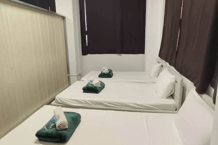 Room 16 of 32