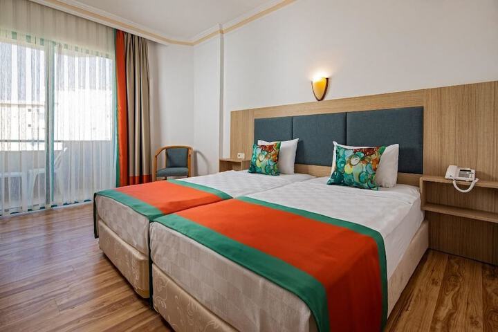 Room 10 of 73