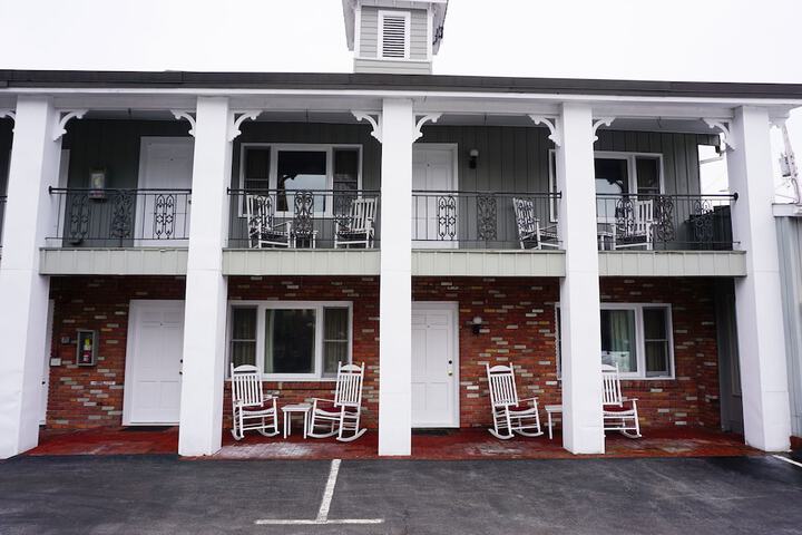 Hotel 81 of 89