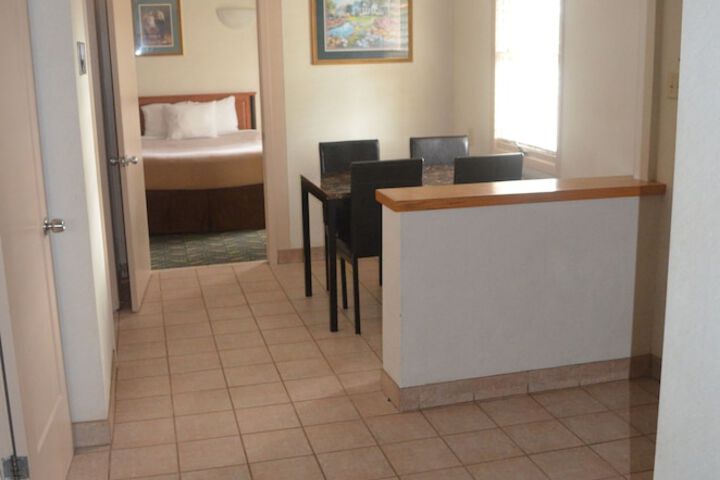 2 Double Beds (23 of 25)