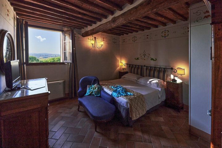 Room 10 of 86