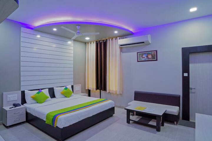 Room 6 of 19