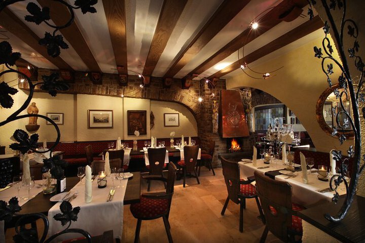 Dining 9 of 9