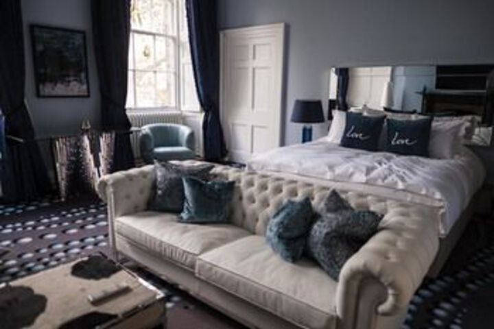 Room 11 of 24