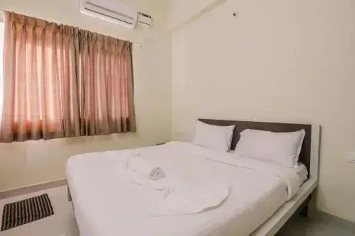 Room 4 of 9