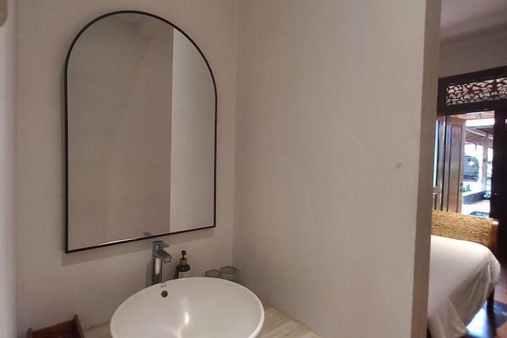 Room 18 of 36