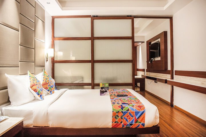 Room 17 of 27