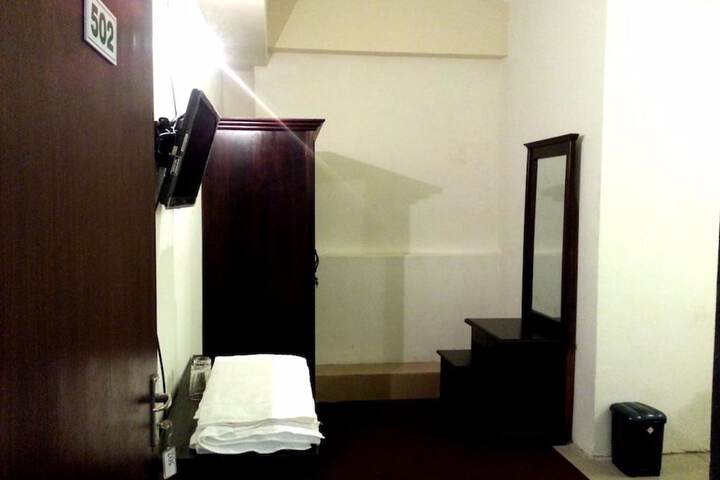Room 48 of 70