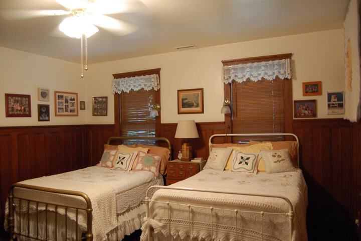 Room 9 of 23