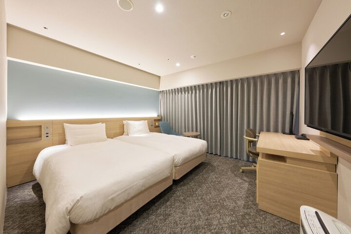 Room 22 of 177