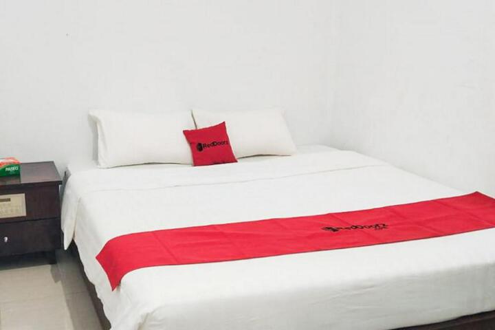 RedDoorz Syariah at Sayang Ibu Village Nongsa Batam