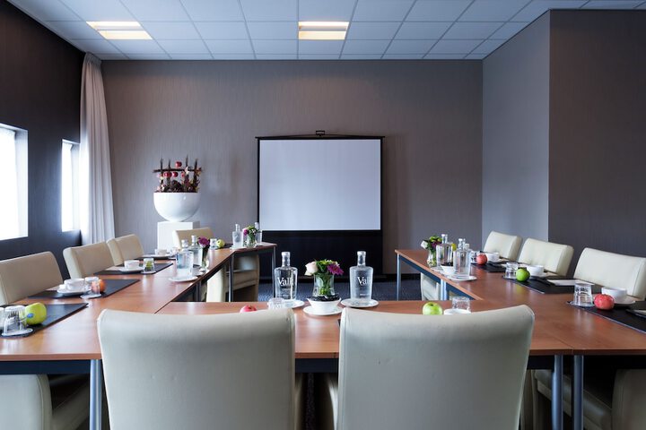 Meeting 62 of 77