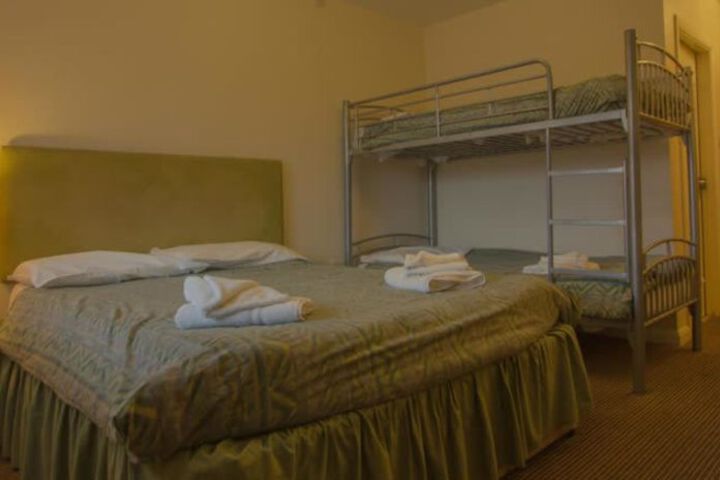 Room 8 of 28