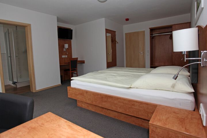 Room 12 of 64