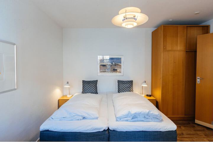 Room 2 of 7